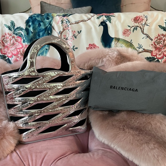 BALENCIAGA Neo Basket Cutout Embossed Leather Small Cross Body Bag - Picture 4 of 4